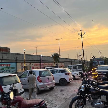 Hotel Mannu Grand Kanpur Exterior foto