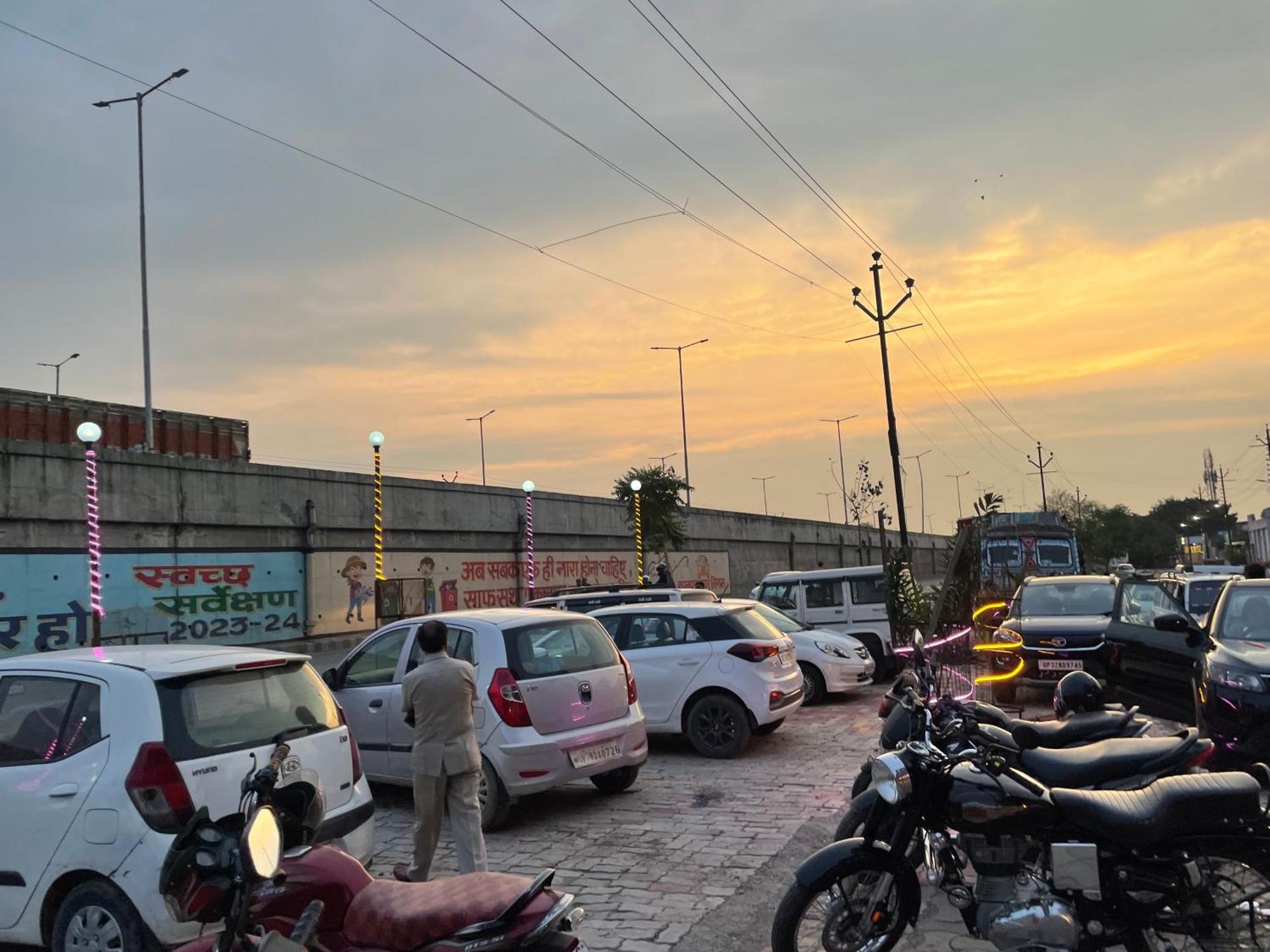 Hotel Mannu Grand Kanpur Exterior foto